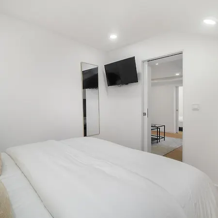 Whome Stylish Top-floor Flat In Iconic Chiado Апартаменты