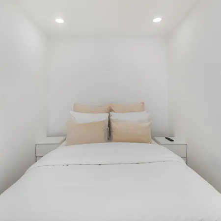 Whome Stylish Top-floor Flat In Iconic Chiado Апартаменты Лиссабон