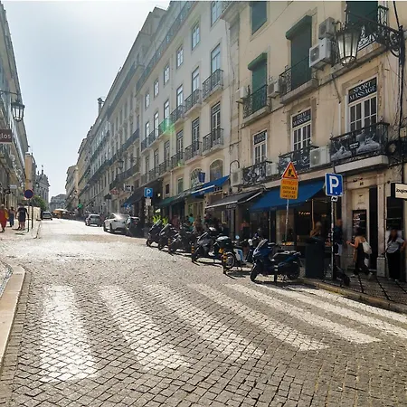 Whome Stylish Top-floor Flat In Iconic Chiado Lejlighed