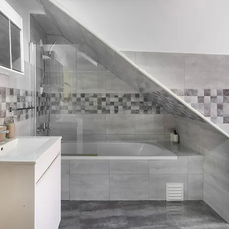 Whome Stylish Top-floor Flat In Iconic Chiado Apartamento