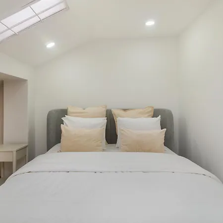 Whome Stylish Top-floor Flat In Iconic Chiado Apartament Lizbona